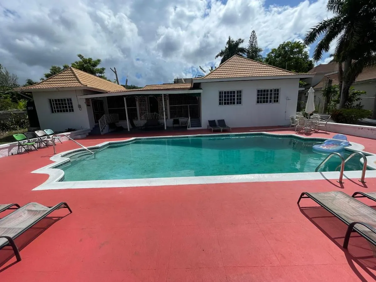 The Lodge @ Peaceful Palms Montego Bay Hostel